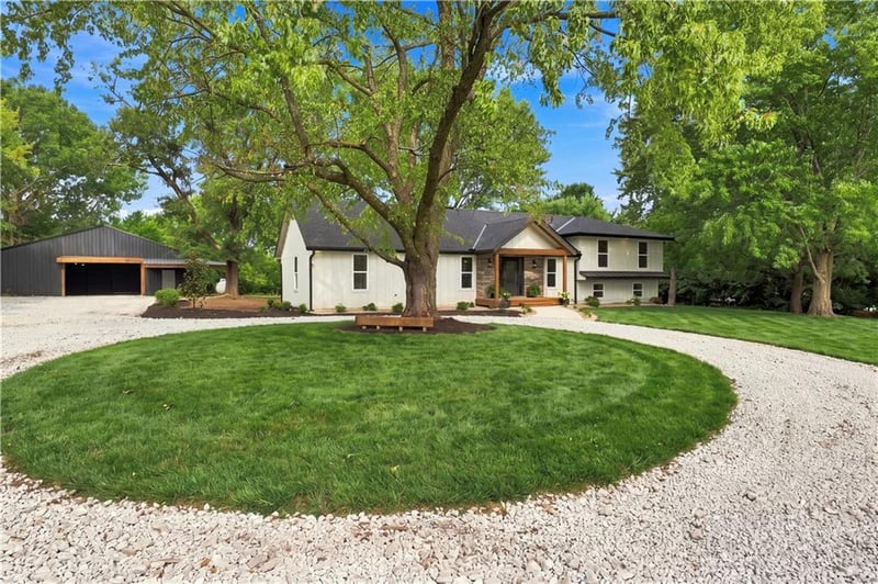 3222 Pryor Rd, Lee's Summit, MO 64082