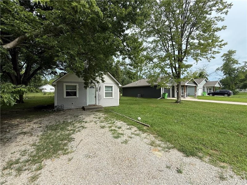737 Cherry St, Ottawa, KS 66067