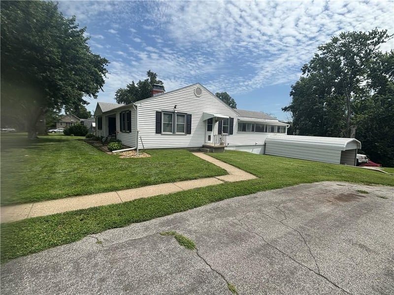 1309 35 St, St Joseph, MO 64507