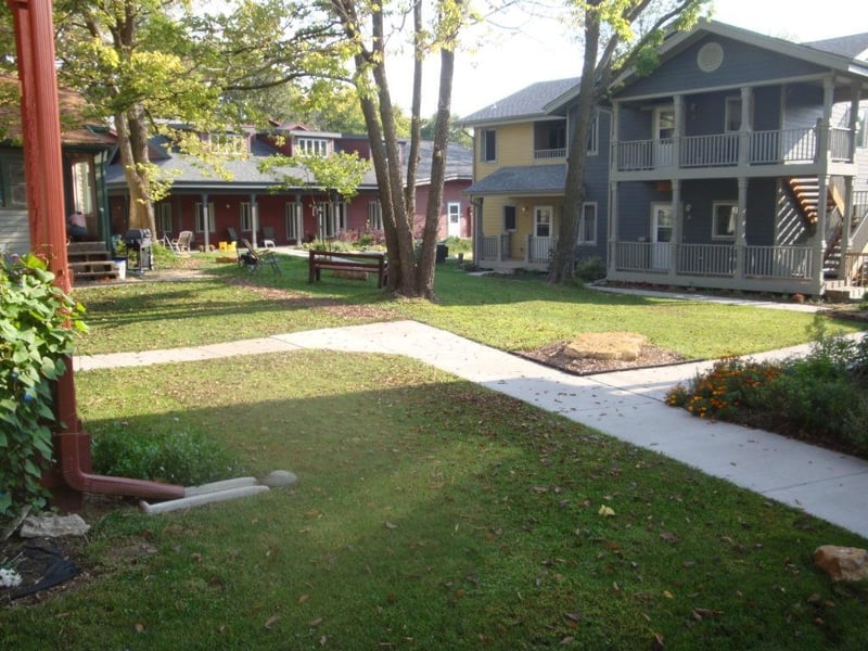 1228 Delaware St #E16, Lawrence, KS 66046