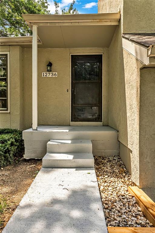 12736 108th St, Overland Park, KS 66210