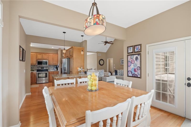 5602 Long View Dr, St Joseph, MO 64503