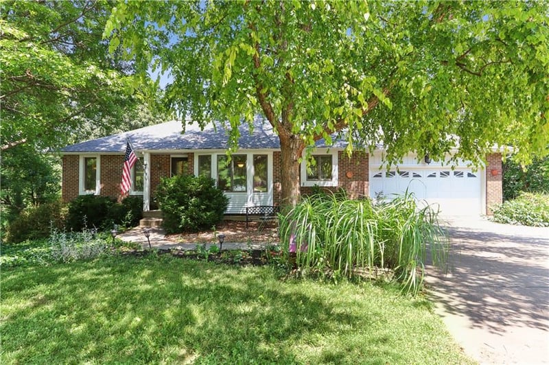 6003 Greenwood St, Shawnee, KS 66216