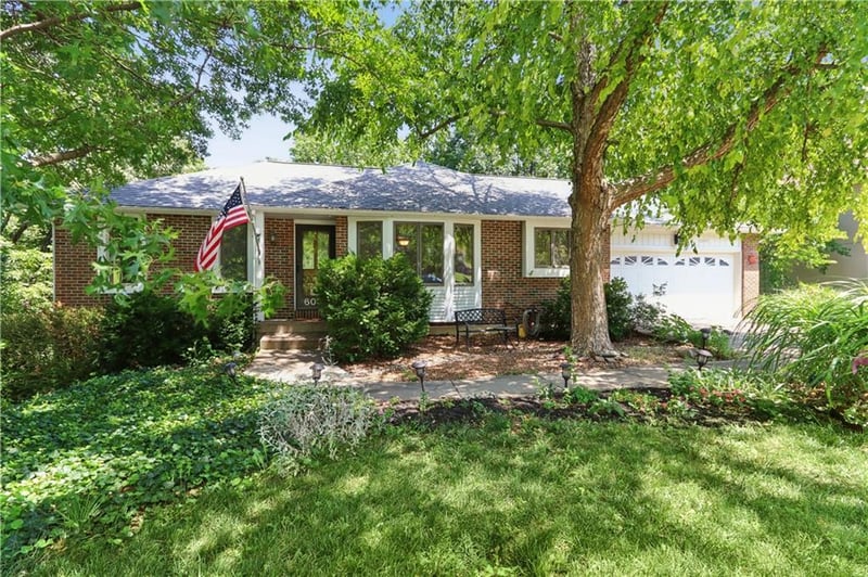6003 Greenwood St, Shawnee, KS 66216