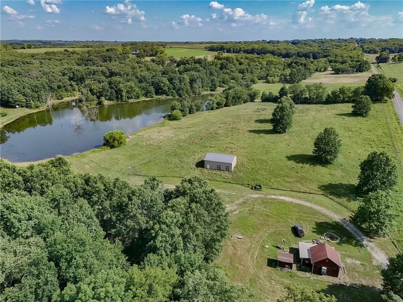 9964 State Route M Hw, Breckenridge, MO 64625