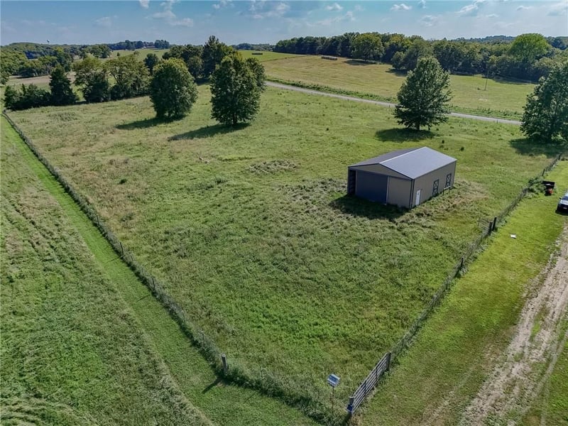 9964 State Route M Hw, Breckenridge, MO 64625
