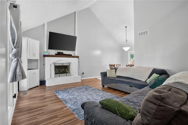 11603 77th St, Lenexa, KS 66214
