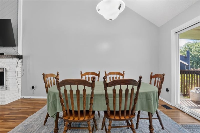 11603 77th St, Lenexa, KS 66214