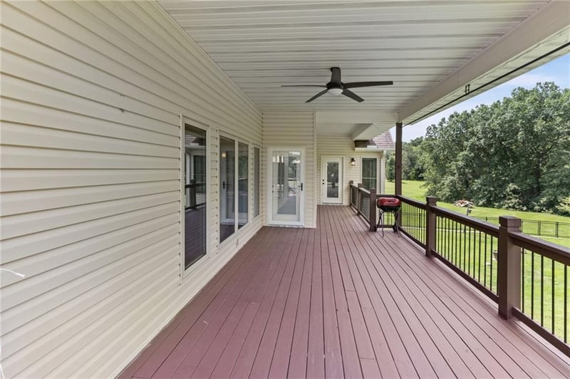 564 NW 41 Rd, Warrensburg, MO 64093