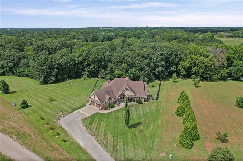 564 NW 41 Rd, Warrensburg, MO 64093