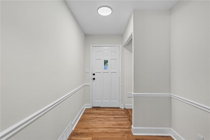 10810 Oak St, Kansas City, MO 64114