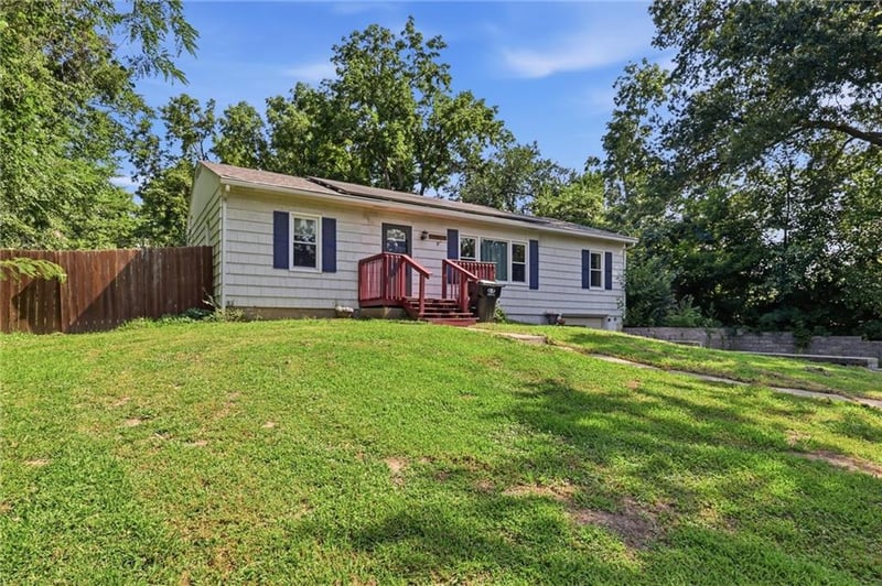 16806 James Downey Rd, Independence, MO 64057