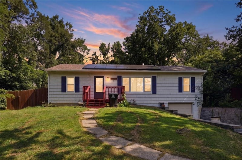 16806 James Downey Rd, Independence, MO 64057