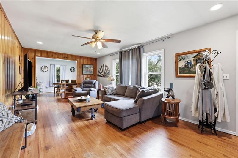 16806 James Downey Rd, Independence, MO 64057