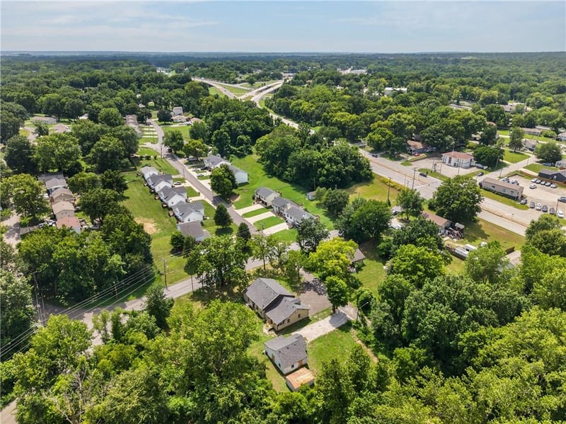 5851 Barnes Ave, Kansas City, MO 64119