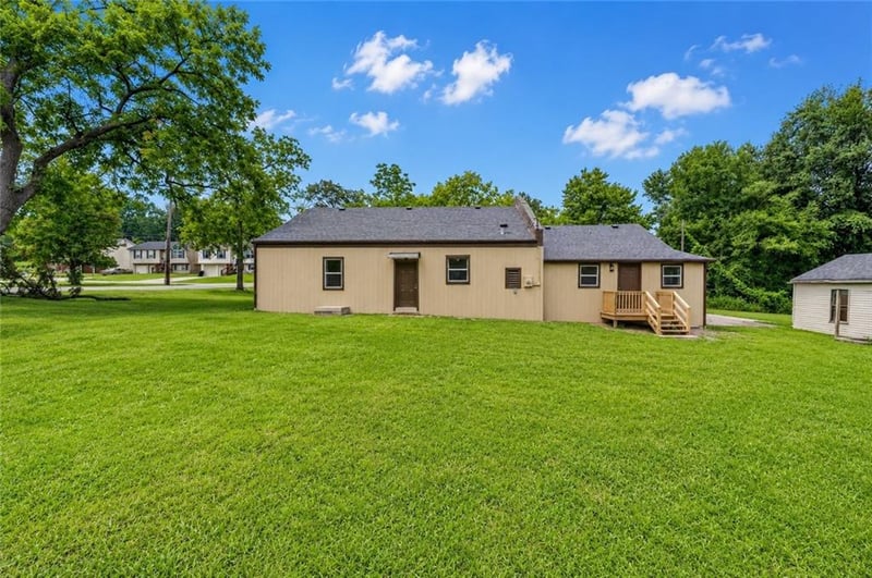 5851 Barnes Ave, Kansas City, MO 64119