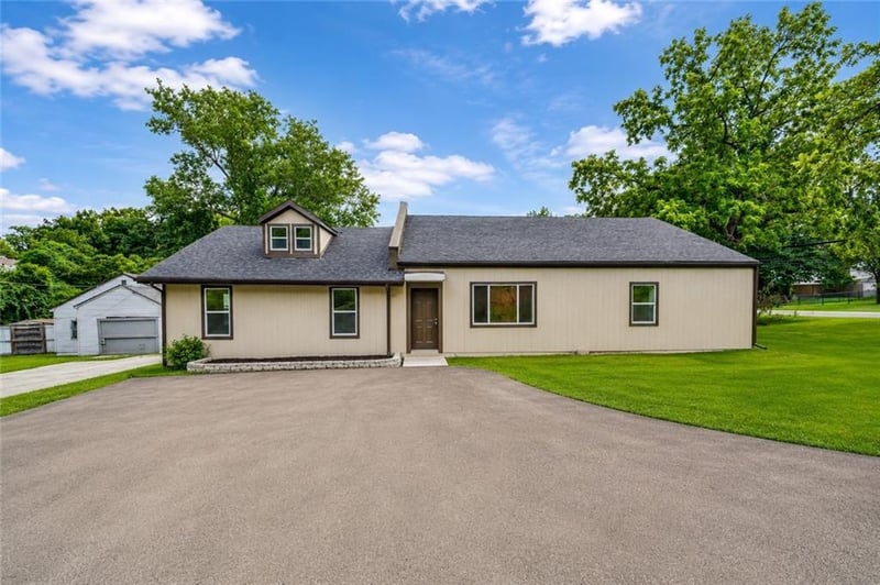5851 Barnes Ave, Kansas City, MO 64119