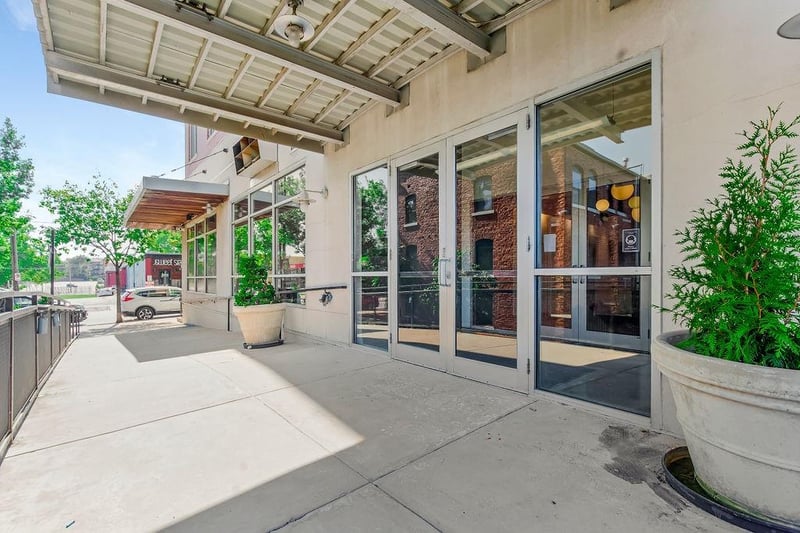 4141 Pennsylvania Ave #407, Kansas City, MO 64111