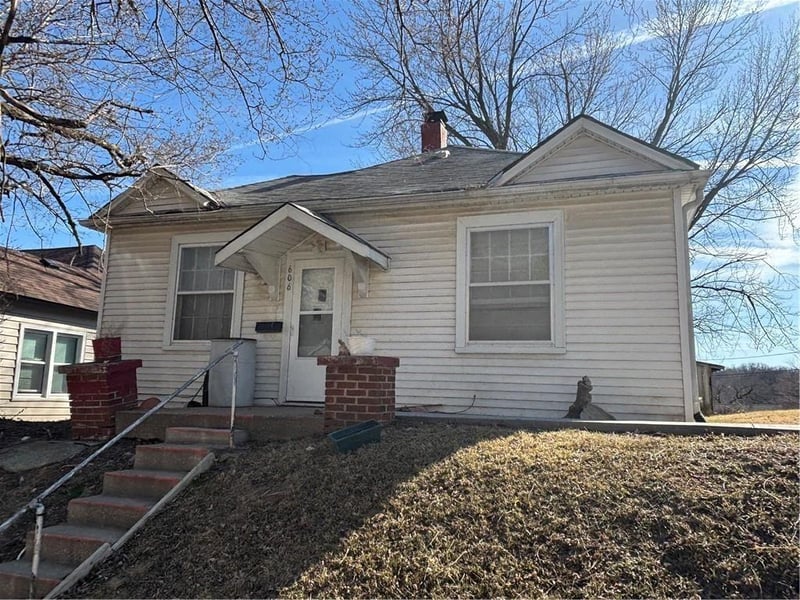 606 Harmon St, St Joseph, MO 64504