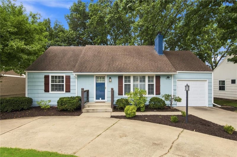 3705 71st St, Prairie Village, KS 66208