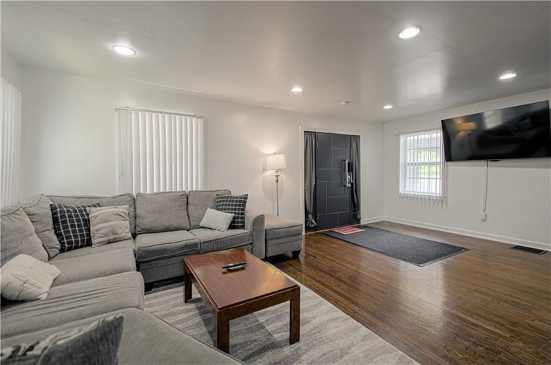 4910 Paseo Blvd, Kansas City, MO 64110