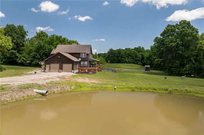 6280 Sale Barn Rd, Cameron, MO 64429