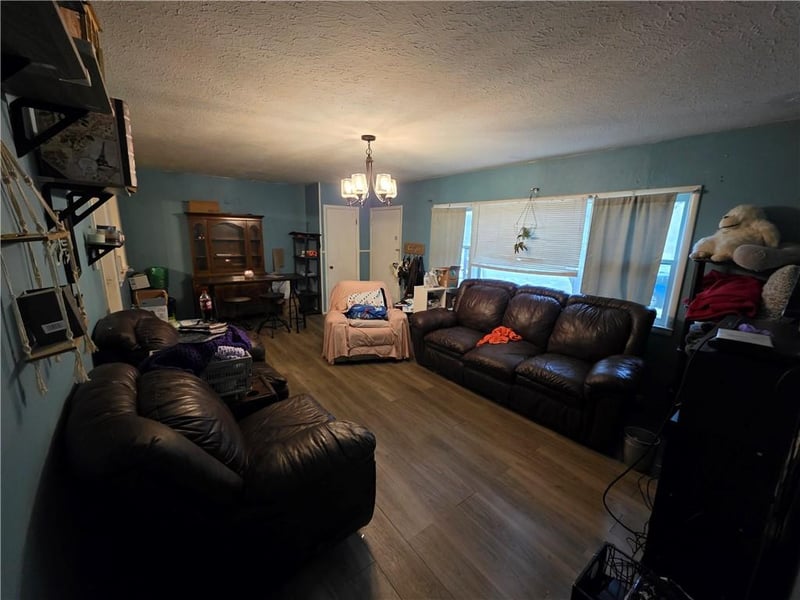 304 Warwick Rd, Coffeyville, KS 67337