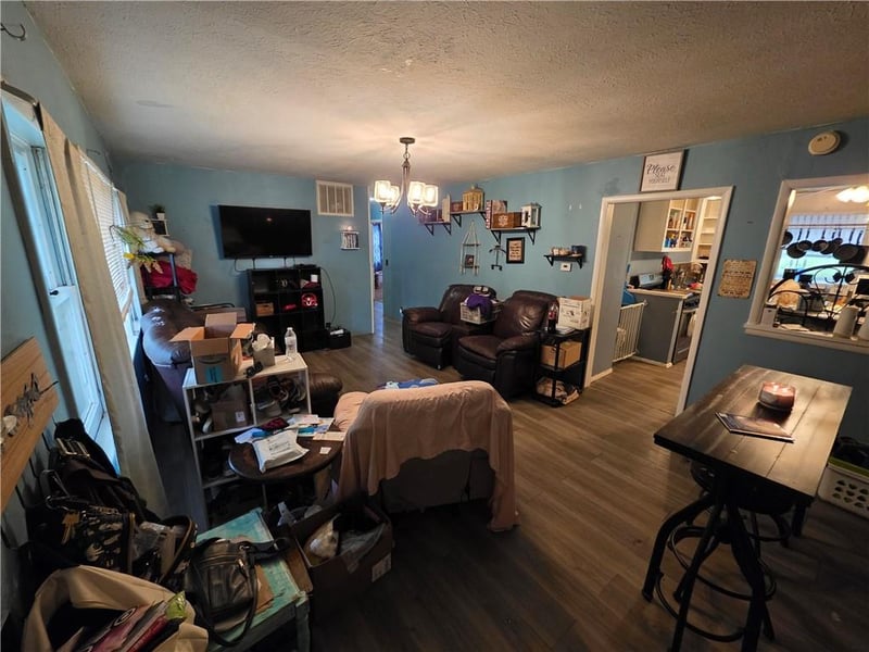 304 Warwick Rd, Coffeyville, KS 67337