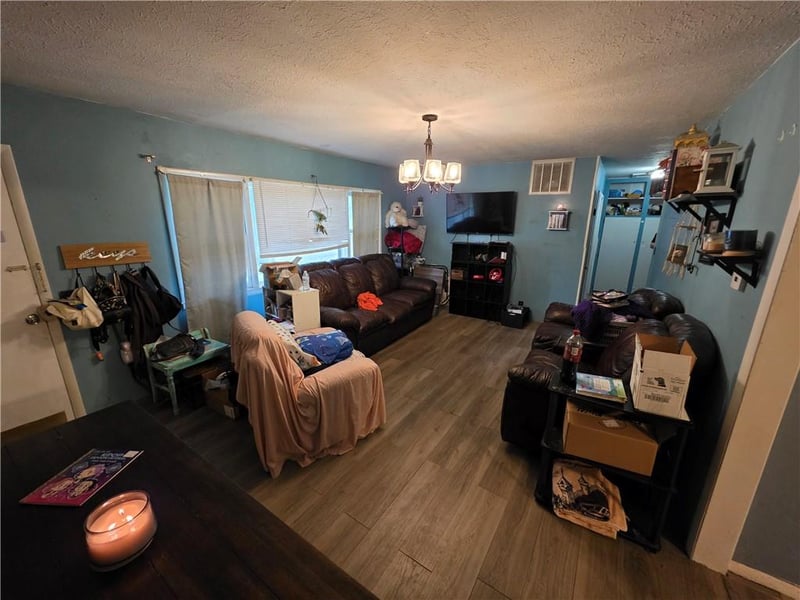 304 Warwick Rd, Coffeyville, KS 67337