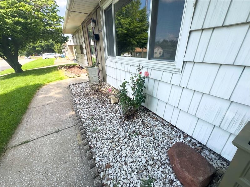 2205 Maple St, St Joseph, MO 64507