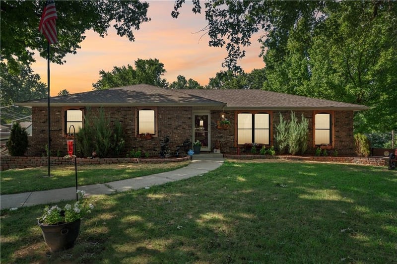 8203 New Jersey Ave, Kansas City, KS 66112
