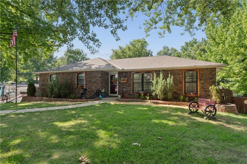 8203 New Jersey Ave, Kansas City, KS 66112