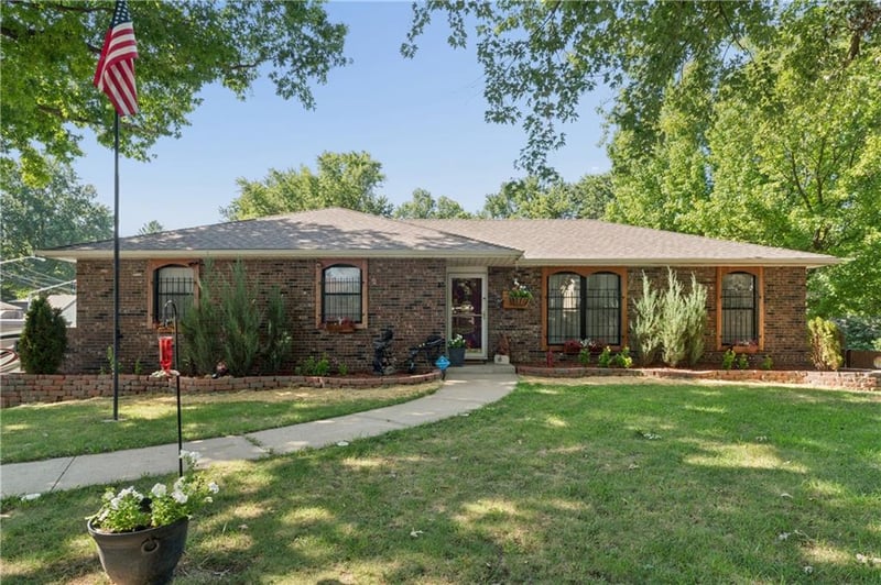 8203 New Jersey Ave, Kansas City, KS 66112