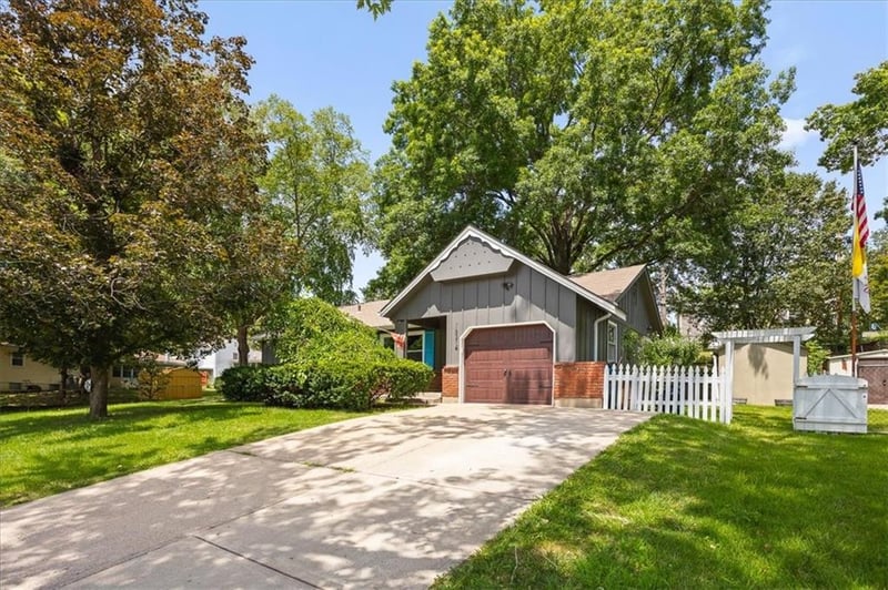 16314 Crackerneck Rd, Independence, MO 64055
