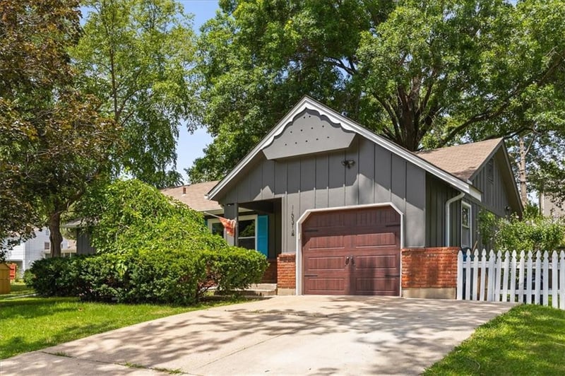 16314 Crackerneck Rd, Independence, MO 64055