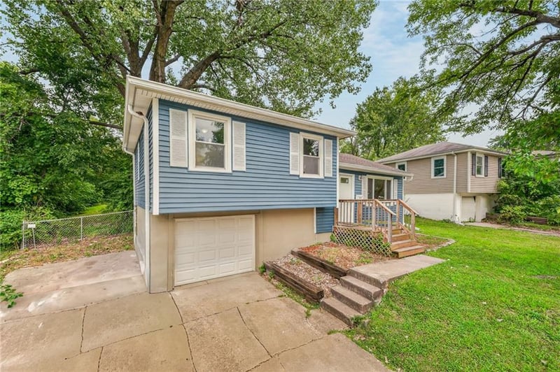 4925 Smalley Ave, Kansas City, MO 64119