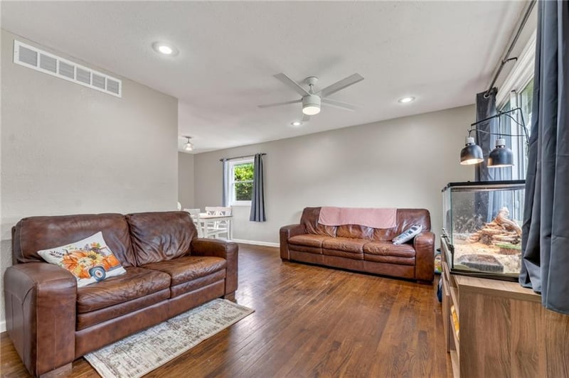 4925 Smalley Ave, Kansas City, MO 64119