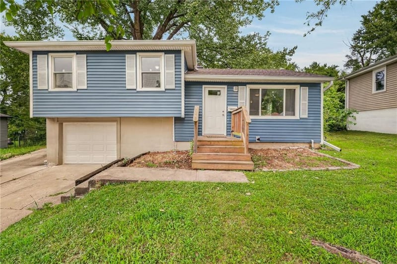 4925 Smalley Ave, Kansas City, MO 64119
