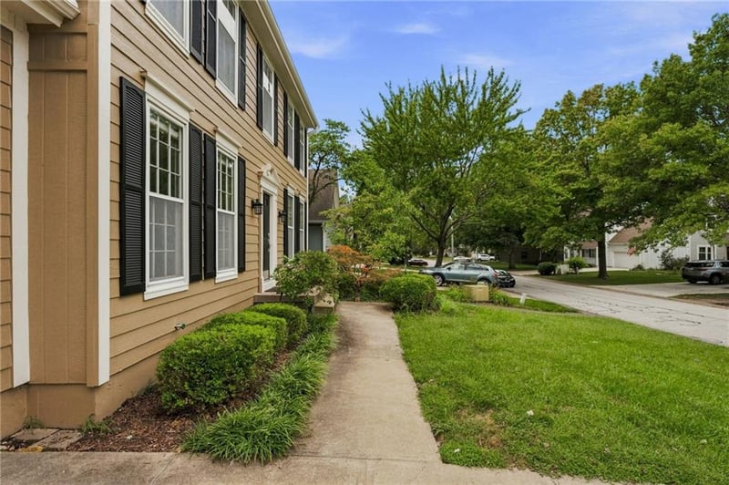 18735 W 116th St, Olathe, KS 66061