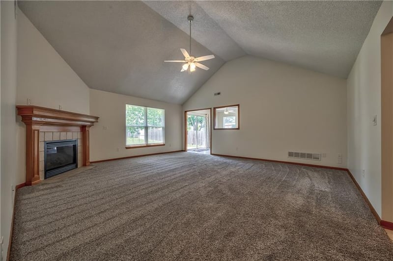 702 Hillside Ct, Grain Valley, MO 64029