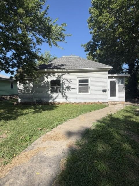 604 3rd St, Burlington, KS 66839