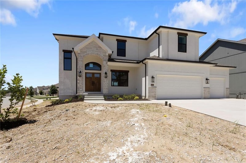 5518 Thousand Oaks Dr, Parkville, MO 64152