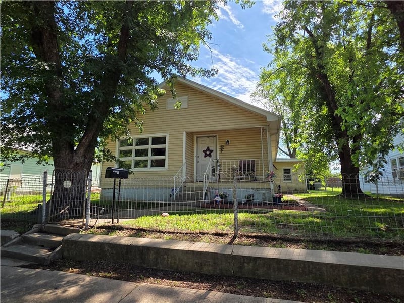222 Burns St, Independence, KS 67301