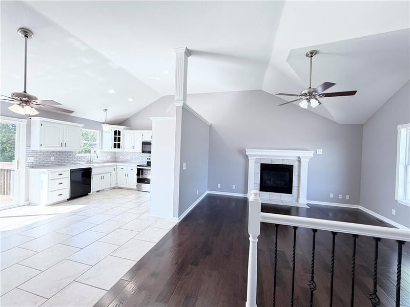 1101 18th St, Kearney, MO 64060