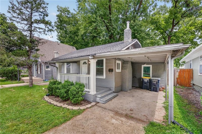 7637 Jefferson St, Kansas City, MO 64114