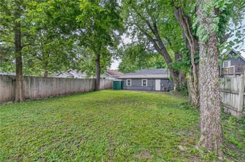 7637 Jefferson St, Kansas City, MO 64114