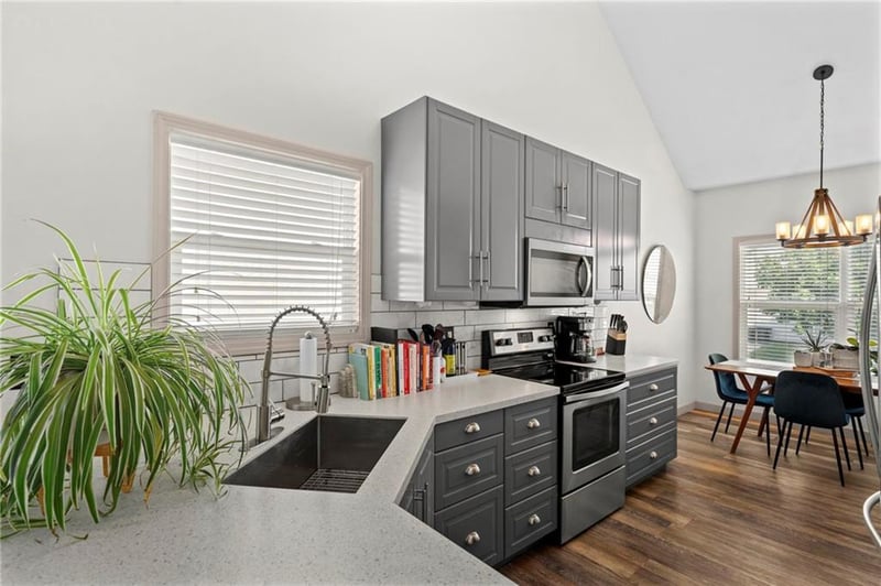 701 Rockwell Ave, Independence, MO 64056