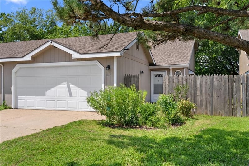 517 Eldridge St, Lawrence, KS 66049