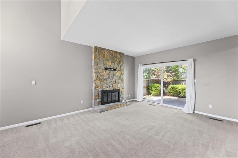 8058 Colony Ln, Lenexa, KS 66215