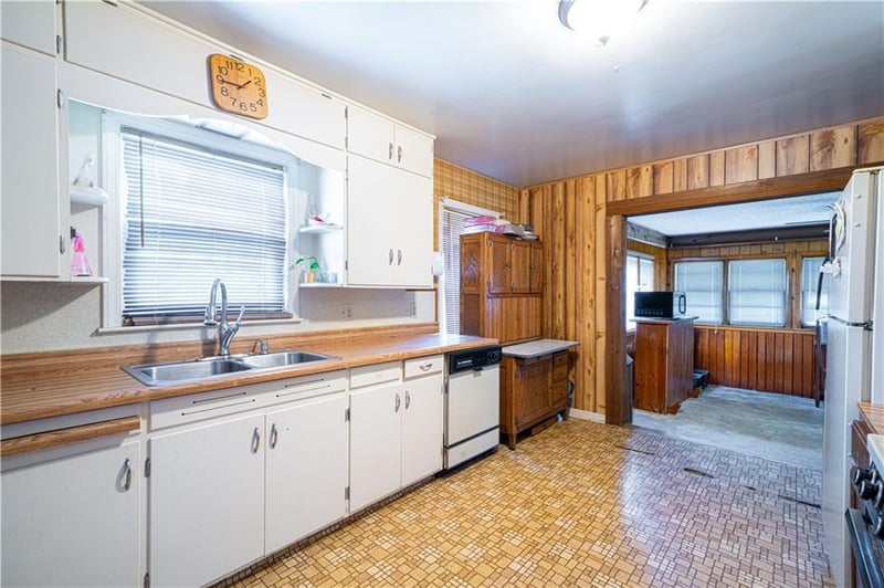 1501 20th St, St Joseph, MO 64507